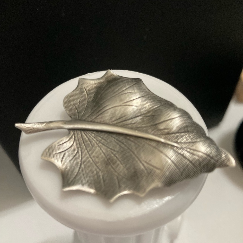 Sterling silver leaf brooch by Jewel Art.​​